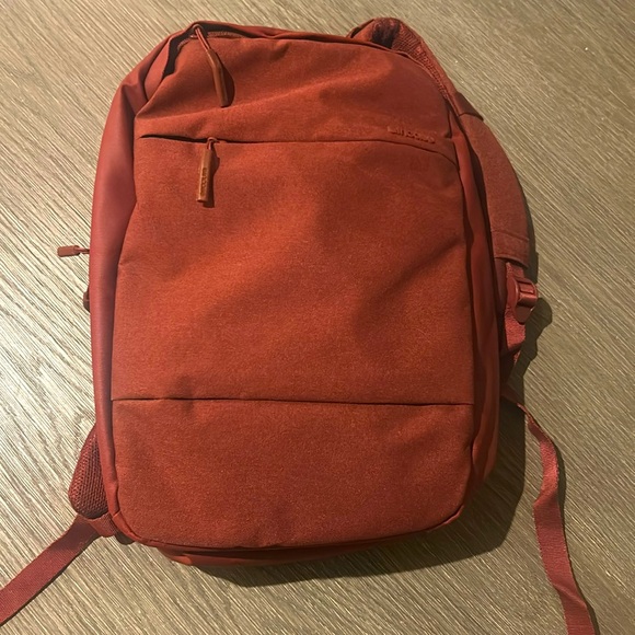 Incase City Compact Backpack - Picture 2 of 6